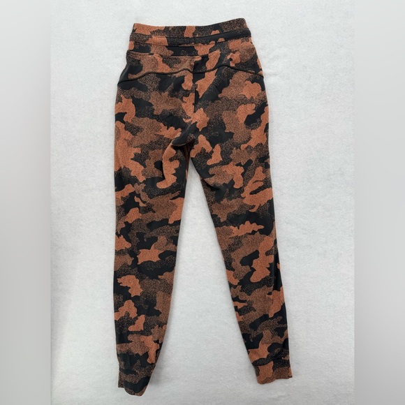 Lululemon Ready to Rulu‎ Jogger 29"
Heritage Speckle Camo Jacquard Graphite 2 - Picture 7 of 15